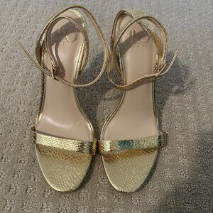 JLO Golden shoes